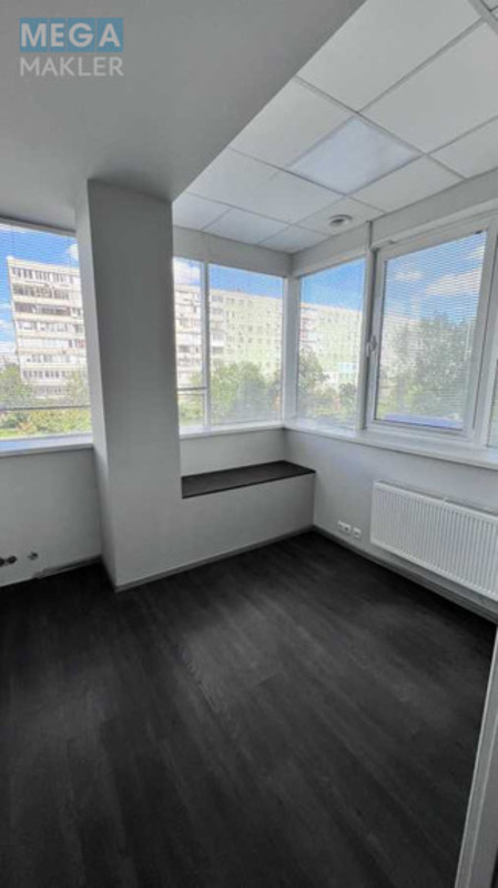 Оренда комерційної нерухомості, 228 кв.м, под офис, <a class="location-link" href="/kiev/" title="Недвижимость Київ">Київ</a>, <a class="location-link" href="/kiev/dneprovskij/" title="Недвижимость Дніпровський район">Дніпровський р-н</a>, Дарницкий бульв. (изображение 11)