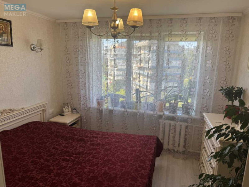 Оренда 3 кімнатної квартири, <a class="location-link" href="/kiev/" title="Недвижимость Київ">Київ</a>, <a class="location-link" href="/kiev/obolonskij/" title="Недвижимость Оболонський район">Оболонський р-н</a>, Маршала Малиновского ул., 25 (изображение 10)