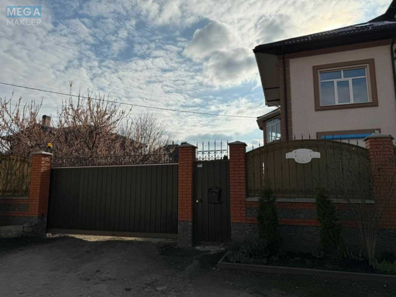 Продаж дома, 3&nbsp;поверху, 264&nbsp;кв.м, 3&nbsp;кімнати, ділянка 7&nbsp;соток, <a class="location-link" href="/belaya-tserkov/" title="Недвижимость Біла Церква">Біла Церква</a>, Таращанська (изображение 2)