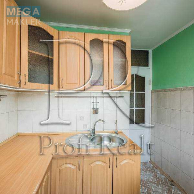 Продаж 2 кімнатної квартири (49/27/6), 8 пов. 9 пов. будинку, <a class="location-link" href="/kiev/" title="Недвижимость Київ">Київ</a>, <a class="location-link" href="/kiev/svyatoshinskij/" title="Недвижимость Святошинський район">Святошинський р-н</a>, Жмеринська вулиця, 18 (изображение 9)