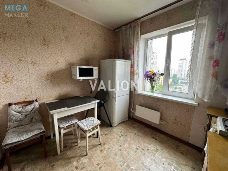 Продаж 3 кімнатної квартири (69/?/8), 9 пов. 10 пов. будинку, <a class="location-link" href="/kiev/" title="Недвижимость Київ">Київ</a>, <a class="location-link" href="/kiev/darnickij/" title="Недвижимость Дарницький район">Дарницький р-н</a>, Вишняківська вул., 8 (изображение 4)