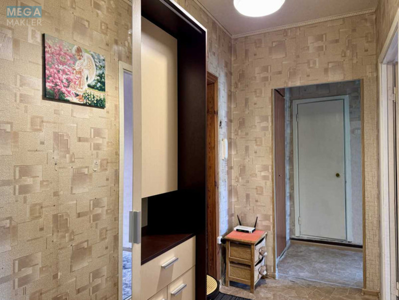 Продаж 2 кімнатної квартири (52/31/8), 2 пов. 10 пов. будинку, <a class="location-link" href="/kiev/" title="Недвижимость Київ">Київ</a>, <a class="location-link" href="/kiev/svyatoshinskij/" title="Недвижимость Святошинський район">Святошинський р-н</a>, Кулибина ул., 5 (изображение 8)