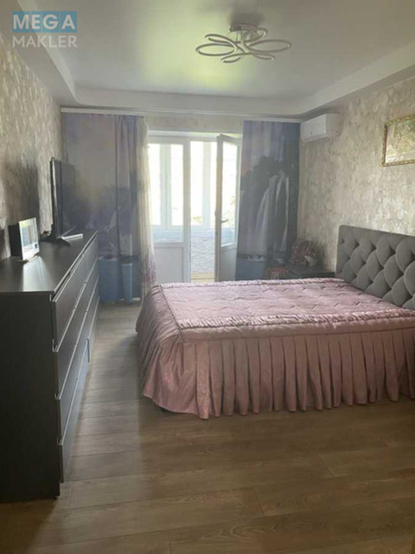 Оренда 2 кімнатної квартири, <a class="location-link" href="/kiev/" title="Недвижимость Київ">Київ</a>, <a class="location-link" href="/kiev/pecherskij/" title="Недвижимость Печерський район">Печерський р-н</a>, Новогоспітальна вул., 5а (изображение 4)