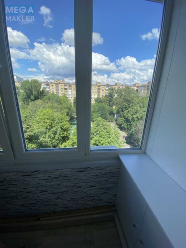 Оренда 2 кімнатної квартири, <a class="location-link" href="/kiev/" title="Недвижимость Київ">Київ</a>, <a class="location-link" href="/kiev/pecherskij/" title="Недвижимость Печерський район">Печерський р-н</a>, Новогоспітальна вул., 5а (изображение 7)