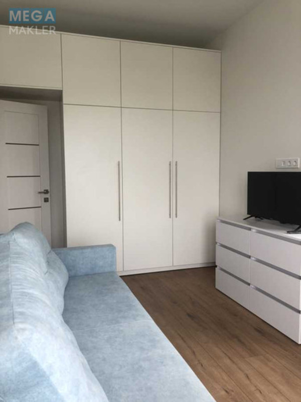 Оренда 2 кімнатної квартири, <a class="location-link" href="/kiev/" title="Недвижимость Київ">Київ</a>, <a class="location-link" href="/kiev/solomenskij/" title="Недвижимость Солом'янський район">Солом'янський р-н</a>, Волошковая ул., 1 (изображение 2)