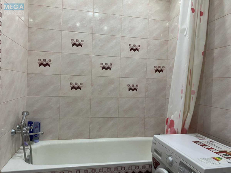 Продаж 3 кімнатної квартири (101/52/25), 8 пов. 13 пов. будинку, <a class="location-link" href="/chajki-selo-kv/" title="Недвижимость Чайки">Чайки</a>, Лобановського, 29 (изображение 20)