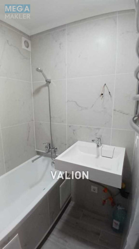 Продаж 3 кімнатної квартири (62/43/6), 5 пов. 9 пов. будинку, <a class="location-link" href="/kiev/" title="Недвижимость Київ">Київ</a>, <a class="location-link" href="/kiev/svyatoshinskij/" title="Недвижимость Святошинський район">Святошинський р-н</a>, Академіка Вернадського бульв., 83 (изображение 12)