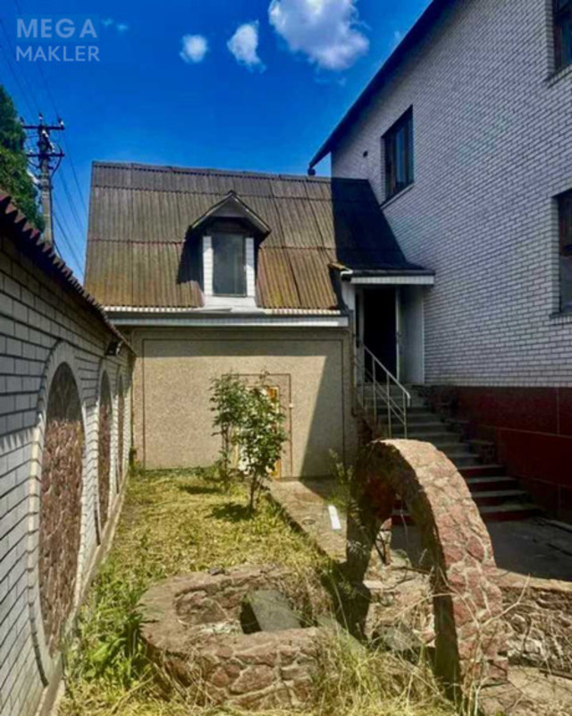 Продаж дома, 2&nbsp;поверху, 650&nbsp;кв.м, 8&nbsp;кімнат, ділянка 10&nbsp;соток, <a class="location-link" href="/stoyanka/" title="Недвижимость Стоянка">Стоянка</a>, Ленина, 1 (изображение 4)