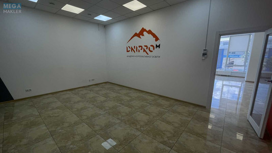 Оренда комерційної нерухомості, 163&nbsp;кв.м, под офис, <a class="location-link" href="/kiev/" title="Недвижимость Київ">Київ</a>, <a class="location-link" href="/kiev/podolskij/" title="Недвижимость Подільський район">Подільський р-н</a>, Новоконстантиновская ул., 2а (изображение 9)