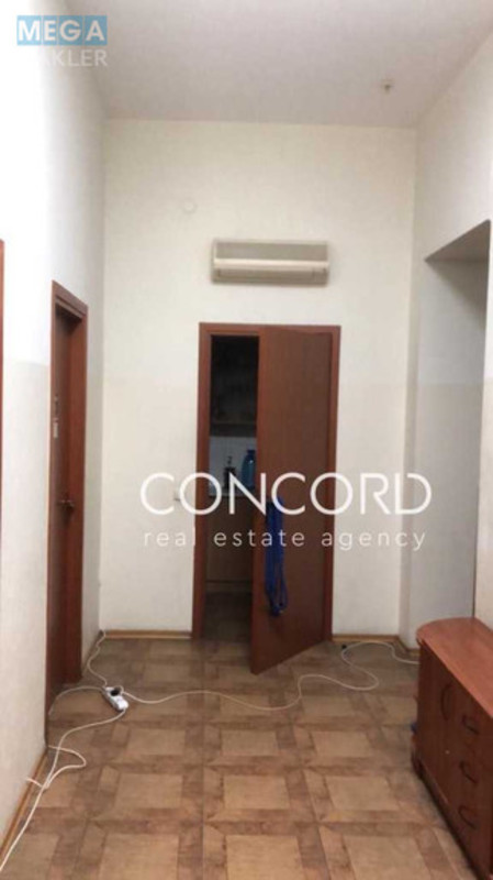 Продаж комерційної нерухомості, 550&nbsp;кв.м, под магазин, <a class="location-link" href="/kiev/" title="Недвижимость Київ">Київ</a>, <a class="location-link" href="/kiev/shevchenkovskij/" title="Недвижимость Шевченківський район">Шевченківський р-н</a>, Січових Стрільців вул., 40 (изображение 5)