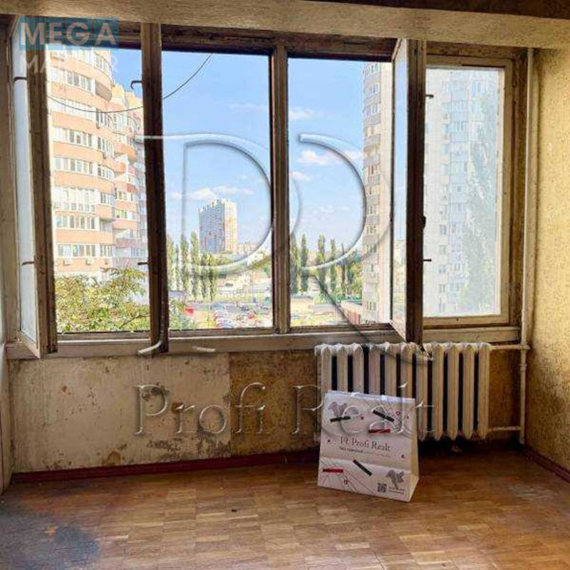 Продаж 2 кімнатної квартири (54/34/8), 6 пов. 9 пов. будинку, <a class="location-link" href="/kiev/" title="Недвижимость Київ">Київ</a>, <a class="location-link" href="/kiev/svyatoshinskij/" title="Недвижимость Святошинський район">Святошинський р-н</a>, Кольцова бульвар, 18 (изображение 6)