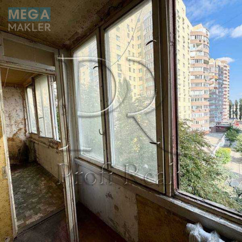 Продаж 2 кімнатної квартири (54/34/8), 6 пов. 9 пов. будинку, <a class="location-link" href="/kiev/" title="Недвижимость Київ">Київ</a>, <a class="location-link" href="/kiev/svyatoshinskij/" title="Недвижимость Святошинський район">Святошинський р-н</a>, Кольцова бульвар, 18 (изображение 13)