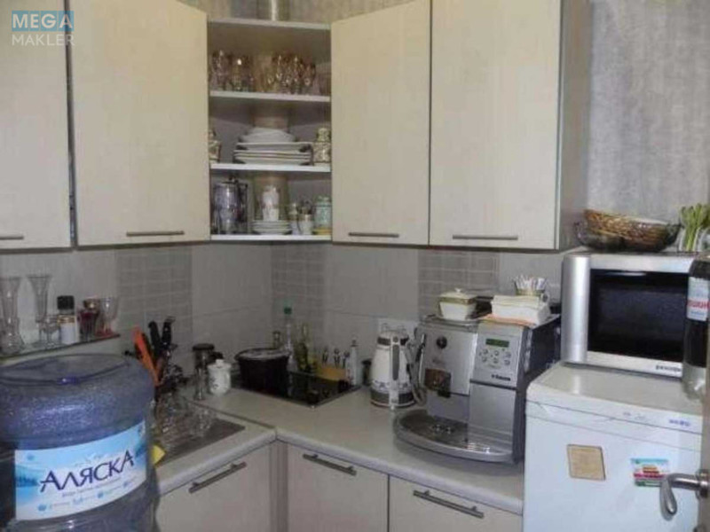 Продаж комерційної нерухомості, 1&nbsp;780&nbsp;кв.м, под офис, <a class="location-link" href="/kiev/" title="Недвижимость Київ">Київ</a>, <a class="location-link" href="/kiev/goloseevskij/" title="Недвижимость Голосіївський район">Голосіївський р-н</a>, Саксаганского ул., 67б (изображение 8)