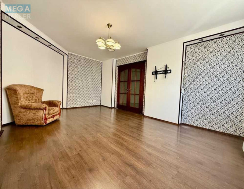 Продаж 3 кімнатної квартири (103/54/17), 3 пов. 16 пов. будинку, <a class="location-link" href="/kiev/" title="Недвижимость Київ">Київ</a>, <a class="location-link" href="/kiev/solomenskij/" title="Недвижимость Солом'янський район">Солом'янський р-н</a>, Смілянська вул., 15 (изображение 4)