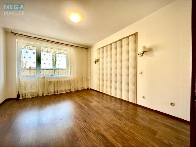 Продаж 3 кімнатної квартири (103/54/17), 3 пов. 16 пов. будинку, <a class="location-link" href="/kiev/" title="Недвижимость Київ">Київ</a>, <a class="location-link" href="/kiev/solomenskij/" title="Недвижимость Солом'янський район">Солом'янський р-н</a>, Смілянська вул., 15 (изображение 7)