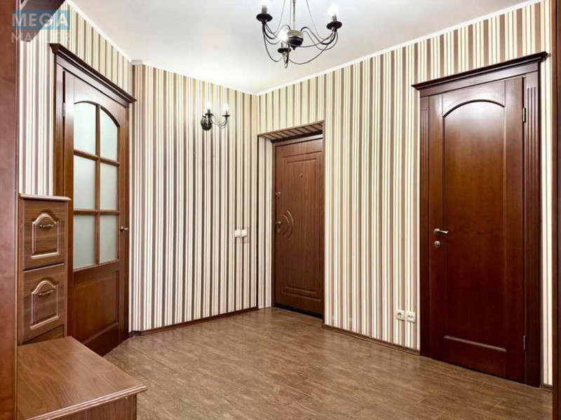 Продаж 3 кімнатної квартири (103/54/17), 3 пов. 16 пов. будинку, <a class="location-link" href="/kiev/" title="Недвижимость Київ">Київ</a>, <a class="location-link" href="/kiev/solomenskij/" title="Недвижимость Солом'янський район">Солом'янський р-н</a>, Смілянська вул., 15 (изображение 9)