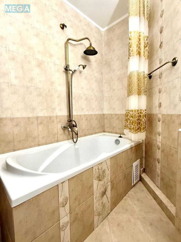 Продаж 3 кімнатної квартири (103/54/17), 3 пов. 16 пов. будинку, <a class="location-link" href="/kiev/" title="Недвижимость Київ">Київ</a>, <a class="location-link" href="/kiev/solomenskij/" title="Недвижимость Солом'янський район">Солом'янський р-н</a>, Смілянська вул., 15 (изображение 13)