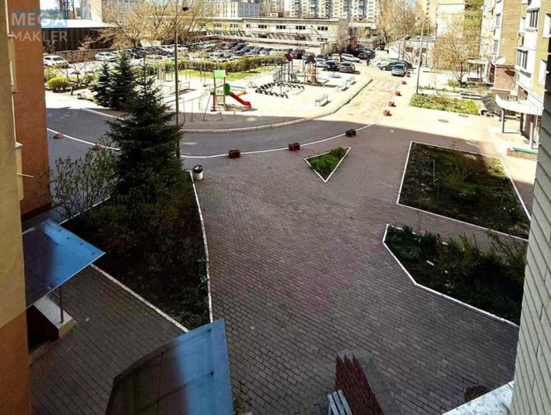 Продаж 3 кімнатної квартири (103/54/17), 3 пов. 16 пов. будинку, <a class="location-link" href="/kiev/" title="Недвижимость Київ">Київ</a>, <a class="location-link" href="/kiev/solomenskij/" title="Недвижимость Солом'янський район">Солом'янський р-н</a>, Смілянська вул., 15 (изображение 17)