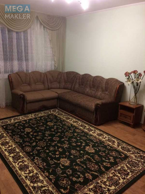 Оренда 3 кімнатної квартири, <a class="location-link" href="/kiev/" title="Недвижимость Київ">Київ</a>, <a class="location-link" href="/kiev/podolskij/" title="Недвижимость Подільський район">Подільський р-н</a>, Правды просп., 10 (изображение 2)