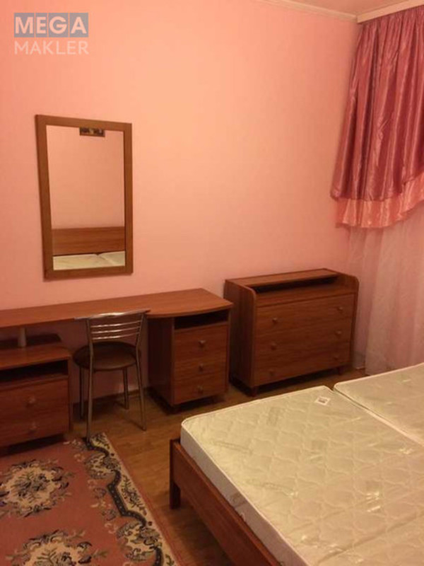Оренда 3 кімнатної квартири, <a class="location-link" href="/kiev/" title="Недвижимость Київ">Київ</a>, <a class="location-link" href="/kiev/podolskij/" title="Недвижимость Подільський район">Подільський р-н</a>, Правды просп., 10 (изображение 3)