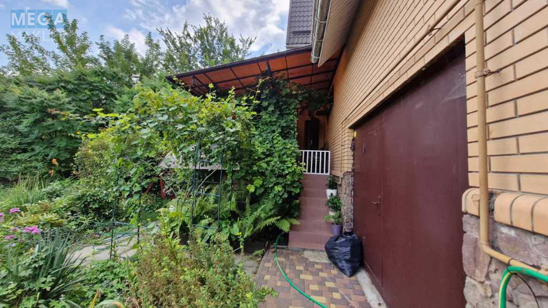 Продаж дома, 2&nbsp;поверху, 220&nbsp;кв.м, 6&nbsp;кімнат, ділянка 9&nbsp;соток, <a class="location-link" href="/gnatovka-selo-kv/" title="Недвижимость Гнатівка">Гнатівка</a>, Старо-Житомирська (изображение 2)