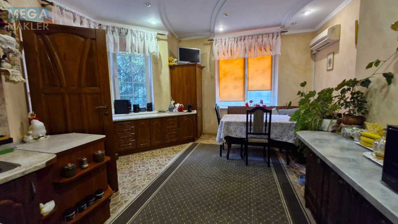 Продаж дома, 2&nbsp;поверху, 220&nbsp;кв.м, 6&nbsp;кімнат, ділянка 9&nbsp;соток, <a class="location-link" href="/gnatovka-selo-kv/" title="Недвижимость Гнатівка">Гнатівка</a>, Старо-Житомирська (изображение 12)