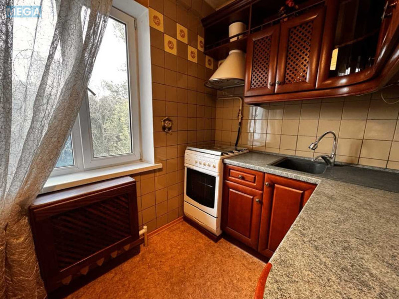 Продаж 2 кімнатної квартири (46/27/7), 5 пов. 5 пов. будинку, <a class="location-link" href="/kiev/" title="Недвижимость Київ">Київ</a>, <a class="location-link" href="/kiev/solomenskij/" title="Недвижимость Солом'янський район">Солом'янський р-н</a>, Михаила Донца ул., 27А (изображение 14)