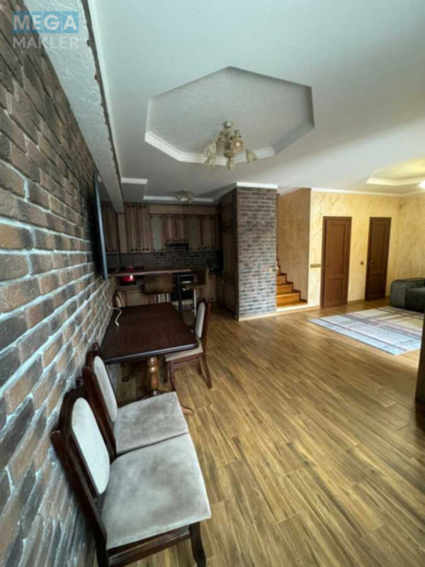 Продаж дома, 3&nbsp;поверху, 115&nbsp;кв.м, 4&nbsp;кімнати, ділянка 1,50&nbsp;сотка, <a class="location-link" href="/hotov/" title="Недвижимость Хотів">Хотів</a>, Ярослава Мудрого, 25 (изображение 4)