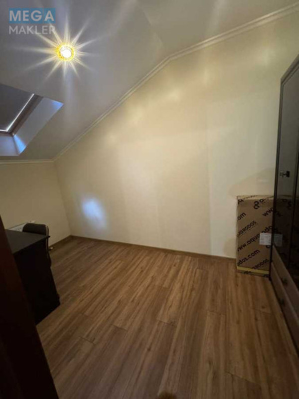Продаж дома, 3&nbsp;поверху, 115&nbsp;кв.м, 4&nbsp;кімнати, ділянка 1,50&nbsp;сотка, <a class="location-link" href="/hotov/" title="Недвижимость Хотів">Хотів</a>, Ярослава Мудрого, 25 (изображение 7)