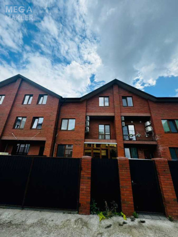 Продаж дома, 3&nbsp;поверху, 115&nbsp;кв.м, 4&nbsp;кімнати, ділянка 1,50&nbsp;сотка, <a class="location-link" href="/hotov/" title="Недвижимость Хотів">Хотів</a>, Ярослава Мудрого, 25 (изображение 16)