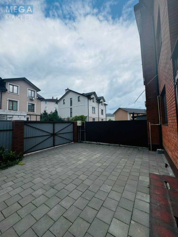 Продаж дома, 3&nbsp;поверху, 115&nbsp;кв.м, 4&nbsp;кімнати, ділянка 1,50&nbsp;сотка, <a class="location-link" href="/hotov/" title="Недвижимость Хотів">Хотів</a>, Ярослава Мудрого, 25 (изображение 17)