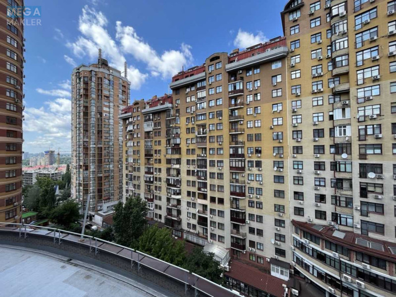 Оренда комерційної нерухомості, 300&nbsp;кв.м, под офис, <a class="location-link" href="/kiev/" title="Недвижимость Київ">Київ</a>, <a class="location-link" href="/kiev/pecherskij/" title="Недвижимость Печерський район">Печерський р-н</a>, Евгения Коновальца ул., 36Д (изображение 2)