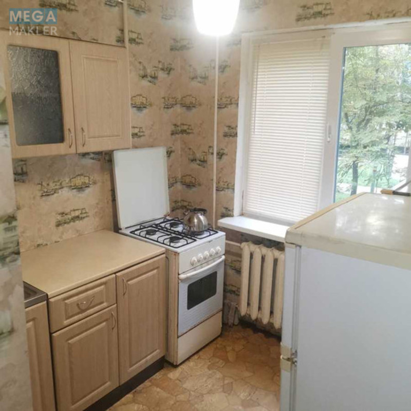 Оренда 1 кімнатної квартири, <a class="location-link" href="/kiev/" title="Недвижимость Київ">Київ</a>, <a class="location-link" href="/kiev/solomenskij/" title="Недвижимость Солом'янський район">Солом'янський р-н</a>, Академіка Стражеска вул., 1 (изображение 2)