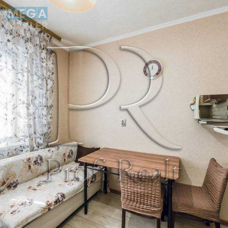 Продаж 2 кімнатної квартири (52/30/8), 9 пов. 10 пов. будинку, <a class="location-link" href="/kiev/" title="Недвижимость Київ">Київ</a>, <a class="location-link" href="/kiev/svyatoshinskij/" title="Недвижимость Святошинський район">Святошинський р-н</a>, Ірпінська вулиця, 62 (изображение 2)