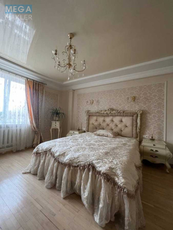 Продаж дома, 2 поверху, 220 кв.м, 4 кімнати, ділянка 15 соток, <a class="location-link" href="/rovno/" title="Недвижимость Рівне">Рівне</a>, Придорожня (изображение 2)