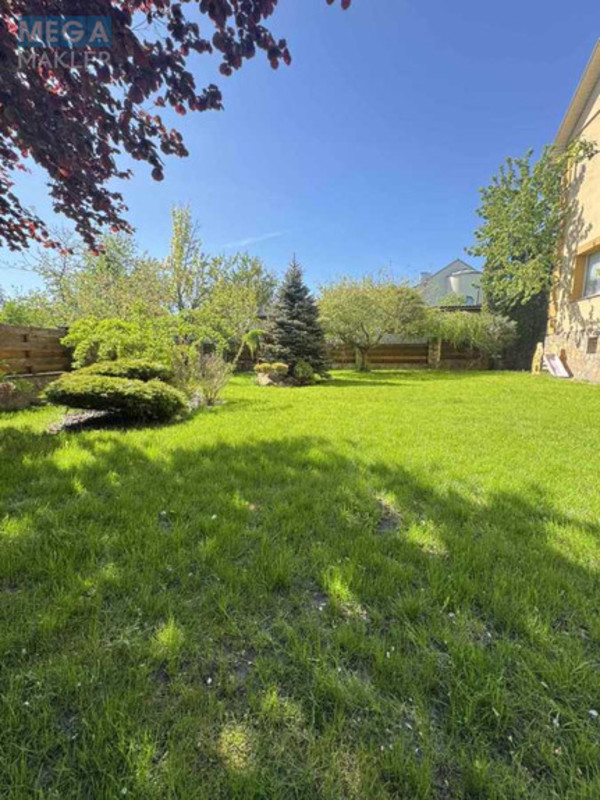 Продаж дома, 2&nbsp;поверху, 200&nbsp;кв.м, 4&nbsp;кімнати, ділянка 6&nbsp;соток, <a class="location-link" href="/rovno/" title="Недвижимость Рівне">Рівне</a>, Гідропарк (изображение 2)