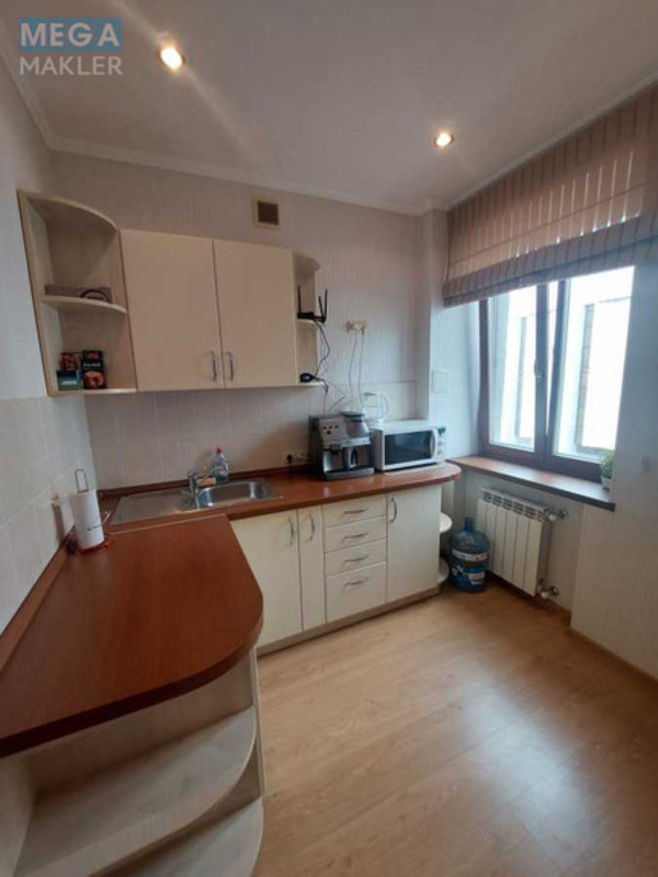 Оренда комерційної нерухомості, 45 кв.м, под офис, <a class="location-link" href="/kiev/" title="Недвижимость Київ">Київ</a>, <a class="location-link" href="/kiev/shevchenkovskij/" title="Недвижимость Шевченківський район">Шевченківський р-н</a>, Трехсвятительская ул., 3 (изображение 5)