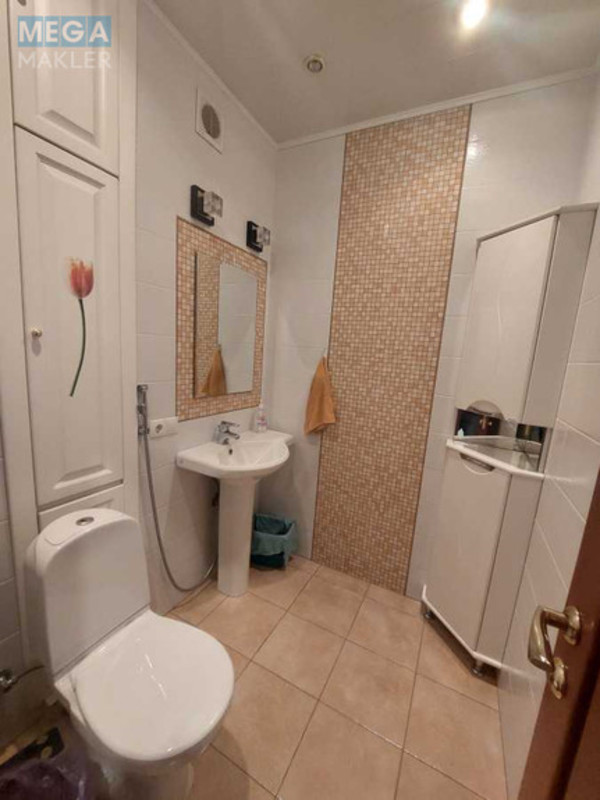 Оренда комерційної нерухомості, 45 кв.м, под офис, <a class="location-link" href="/kiev/" title="Недвижимость Київ">Київ</a>, <a class="location-link" href="/kiev/shevchenkovskij/" title="Недвижимость Шевченківський район">Шевченківський р-н</a>, Трехсвятительская ул., 3 (изображение 6)