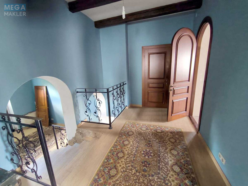Продаж дома, 2 поверху, 350 кв.м, 6 кімнат, ділянка 8 соток, <a class="location-link" href="/nikolaevka-selo-kv-makarovskij-rajon/" title="Недвижимость Миколаївка">Миколаївка</a>, миколаївська (изображение 14)
