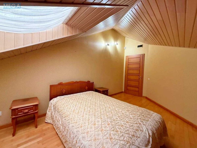 Продаж дома, 2&nbsp;поверху, 330&nbsp;кв.м, 5&nbsp;кімнат, ділянка 24&nbsp;сотки, <a class="location-link" href="/dneprodzerzhinsk/" title="Недвижимость Кам'янське">Каменское</a>, Днепростроевская (изображение 2)