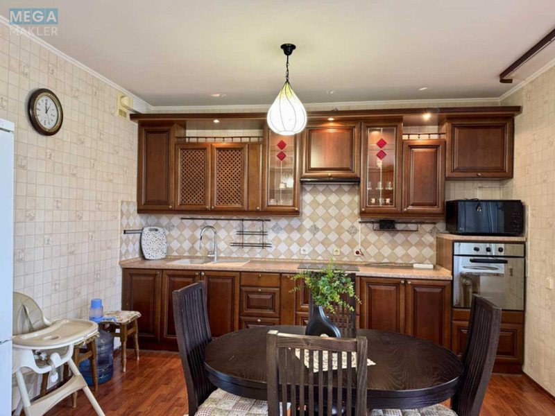 Оренда 3 кімнатної квартири, <a class="location-link" href="/kiev/" title="Недвижимость Київ">Київ</a>, <a class="location-link" href="/kiev/svyatoshinskij/" title="Недвижимость Святошинський район">Святошинський р-н</a>, Николая Краснова ул., 17 (изображение 3)