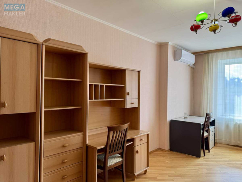 Оренда 3 кімнатної квартири, <a class="location-link" href="/kiev/" title="Недвижимость Київ">Київ</a>, <a class="location-link" href="/kiev/svyatoshinskij/" title="Недвижимость Святошинський район">Святошинський р-н</a>, Николая Краснова ул., 17 (изображение 11)