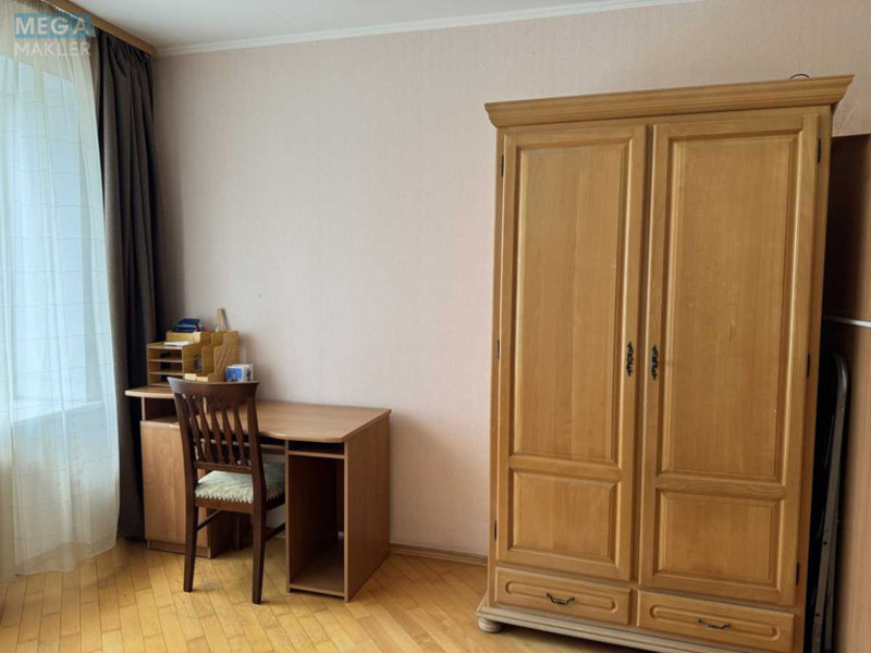 Оренда 3 кімнатної квартири, <a class="location-link" href="/kiev/" title="Недвижимость Київ">Київ</a>, <a class="location-link" href="/kiev/svyatoshinskij/" title="Недвижимость Святошинський район">Святошинський р-н</a>, Николая Краснова ул., 17 (изображение 12)