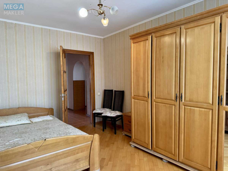 Оренда 3 кімнатної квартири, <a class="location-link" href="/kiev/" title="Недвижимость Київ">Київ</a>, <a class="location-link" href="/kiev/svyatoshinskij/" title="Недвижимость Святошинський район">Святошинський р-н</a>, Николая Краснова ул., 17 (изображение 13)