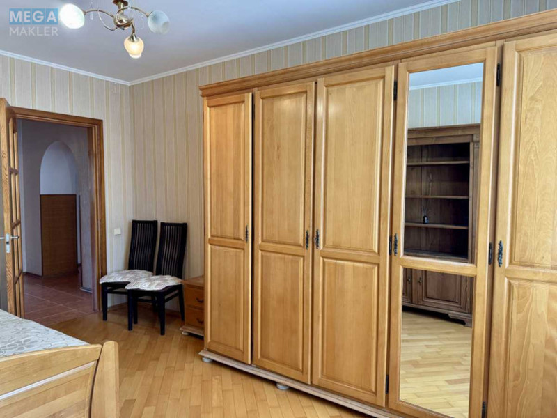 Оренда 3 кімнатної квартири, <a class="location-link" href="/kiev/" title="Недвижимость Київ">Київ</a>, <a class="location-link" href="/kiev/svyatoshinskij/" title="Недвижимость Святошинський район">Святошинський р-н</a>, Николая Краснова ул., 17 (изображение 15)
