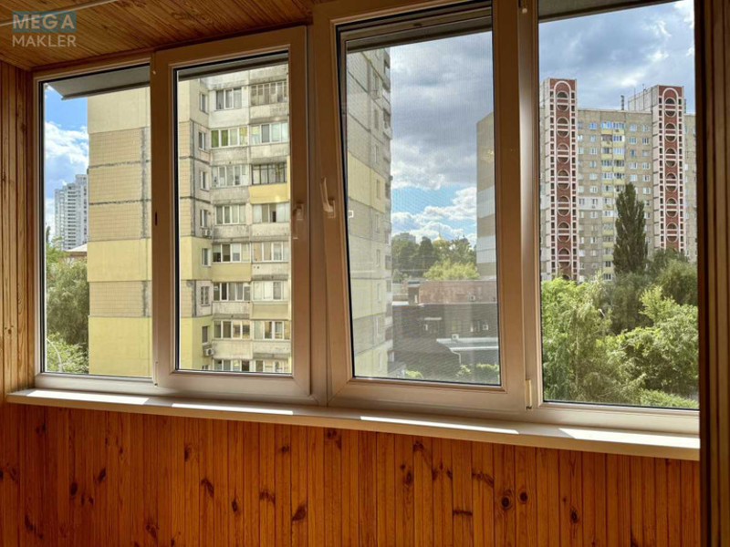 Оренда 3 кімнатної квартири, <a class="location-link" href="/kiev/" title="Недвижимость Київ">Київ</a>, <a class="location-link" href="/kiev/svyatoshinskij/" title="Недвижимость Святошинський район">Святошинський р-н</a>, Николая Краснова ул., 17 (изображение 19)