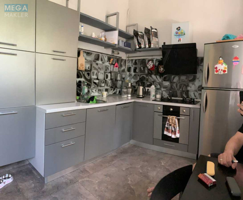 Оренда 4 кімнатні квартири, <a class="location-link" href="/kiev/" title="Недвижимость Київ">Київ</a>, <a class="location-link" href="/kiev/pecherskij/" title="Недвижимость Печерський район">Печерський р-н</a>, Інститутська вул., 16 (изображение 12)