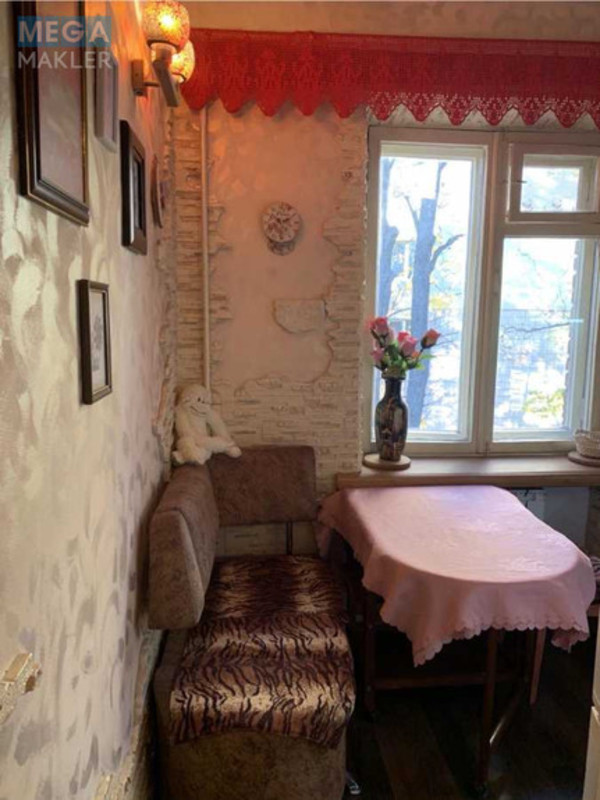 Продаж 2 кімнатної квартири (41,9/26,7/5,5), 3 пов. 3 пов. будинку, <a class="location-link" href="/kiev/" title="Недвижимость Київ">Київ</a>, <a class="location-link" href="/kiev/svyatoshinskij/" title="Недвижимость Святошинський район">Святошинський р-н</a>, Верховинная ул., 8 (изображение 2)