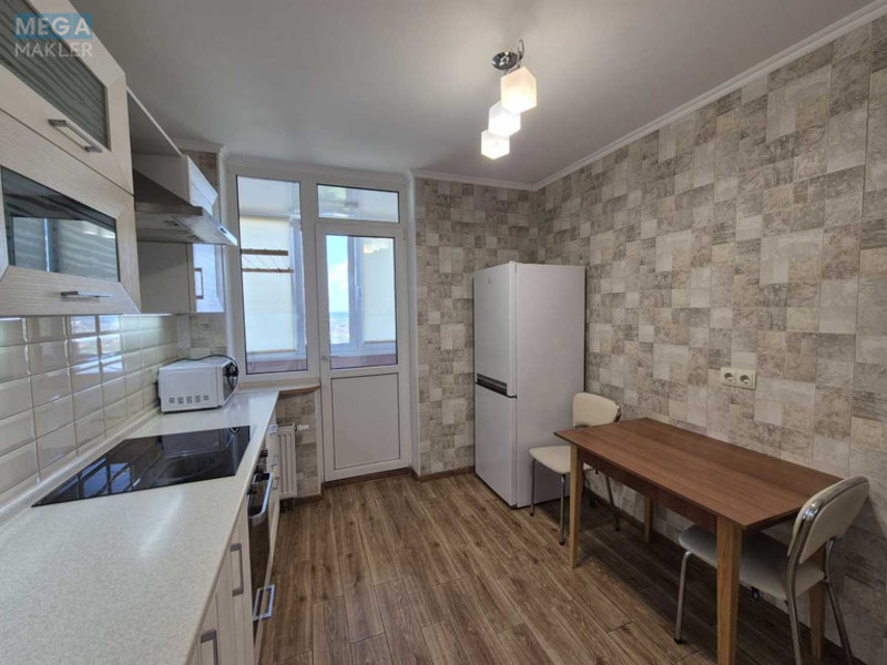 Продаж 1 кімнатної квартири (40/18/14), 21 пов. 24 пов. будинку, <a class="location-link" href="/kiev/" title="Недвижимость Київ">Київ</a>, <a class="location-link" href="/kiev/goloseevskij/" title="Недвижимость Голосіївський район">Голосіївський р-н</a>, Академика Глушкова просп., 101 (изображение 3)