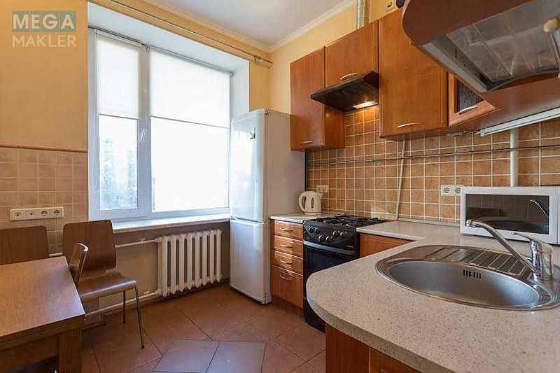 Оренда 2 кімнатної квартири, <a class="location-link" href="/kiev/" title="Недвижимость Київ">Київ</a>, <a class="location-link" href="/kiev/pecherskij/" title="Недвижимость Печерський район">Печерський р-н</a>, Немировича-Данченка вул., 14/13 (изображение 3)